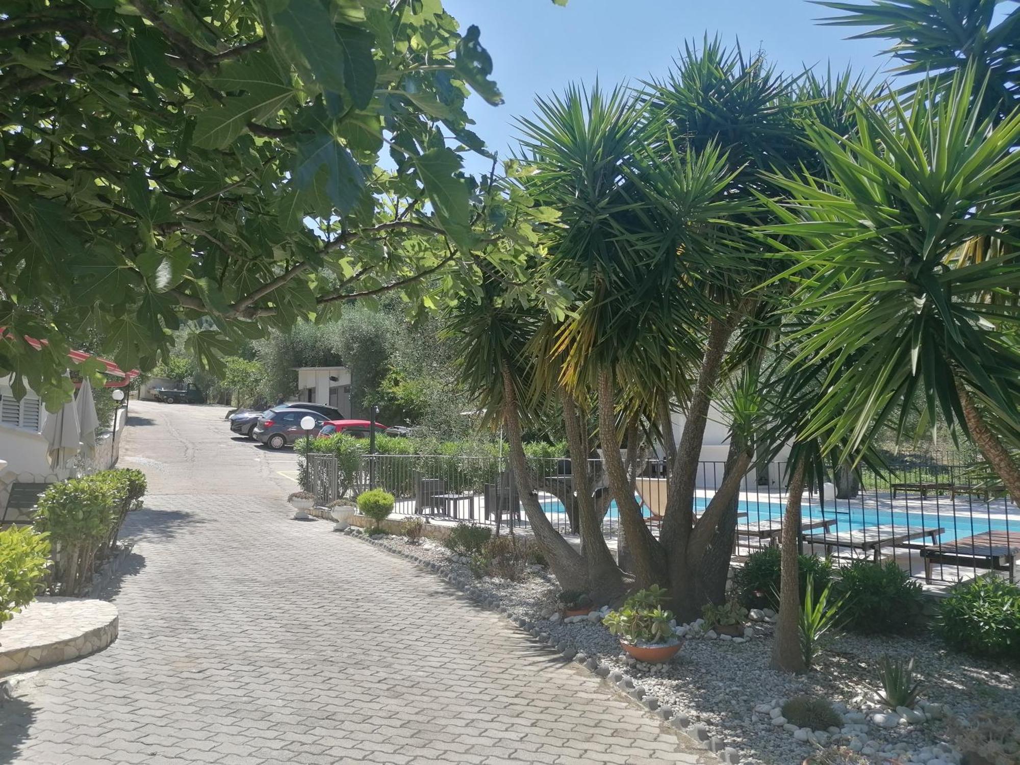 Agriturismo Valle Dei Gelsi ペスキチ エクステリア 写真